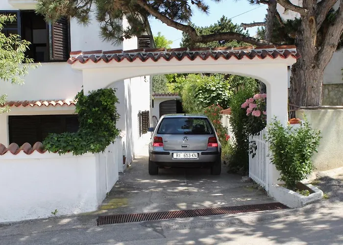 With Parking Space Baska, Krk - 5430 Apartmán Baška